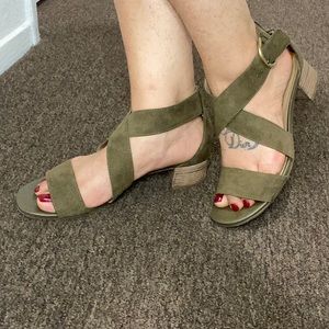 “Naturalizer” women’s earth boho sandals 9 9.5